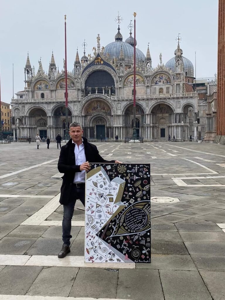 Marco Angelo Pepè con la sua arte a Venezia.